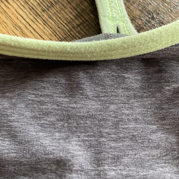 Lululemon y-bra size 6 - Gray and lime Green / Grey - Picture 5 of 5
